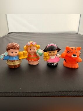 Fisher Price Little people lot